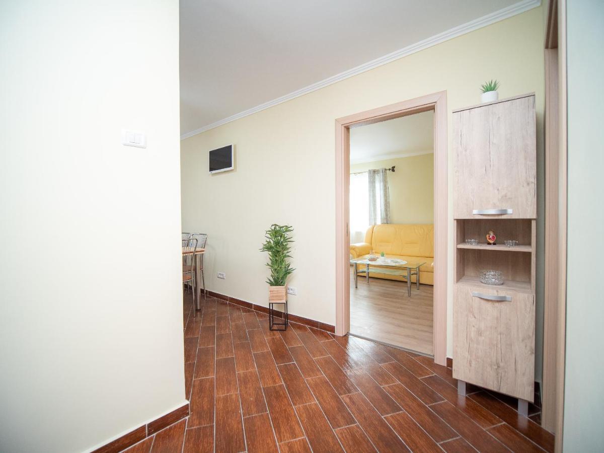 L&R Modern Apartment Otelu Rosu Eksteriør billede